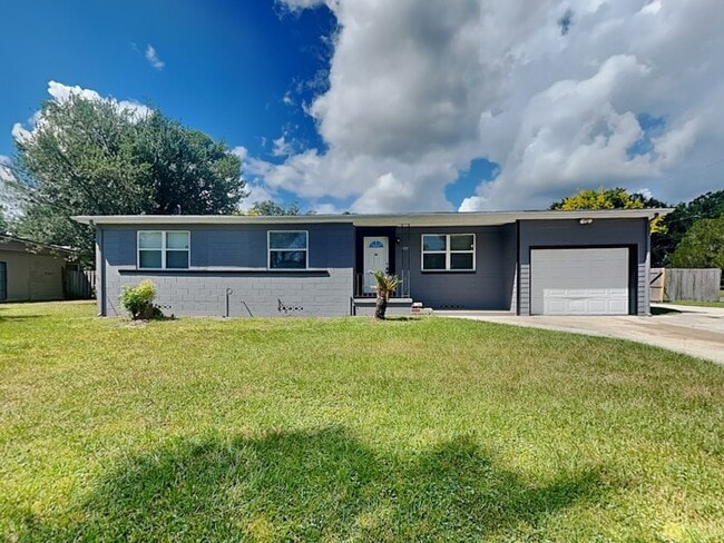 Building Photo - 5608 Moret Dr E