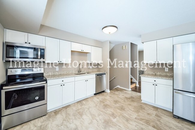 Building Photo - Newly Remodeled 4 Bedroom 2.5 Bath in Solon