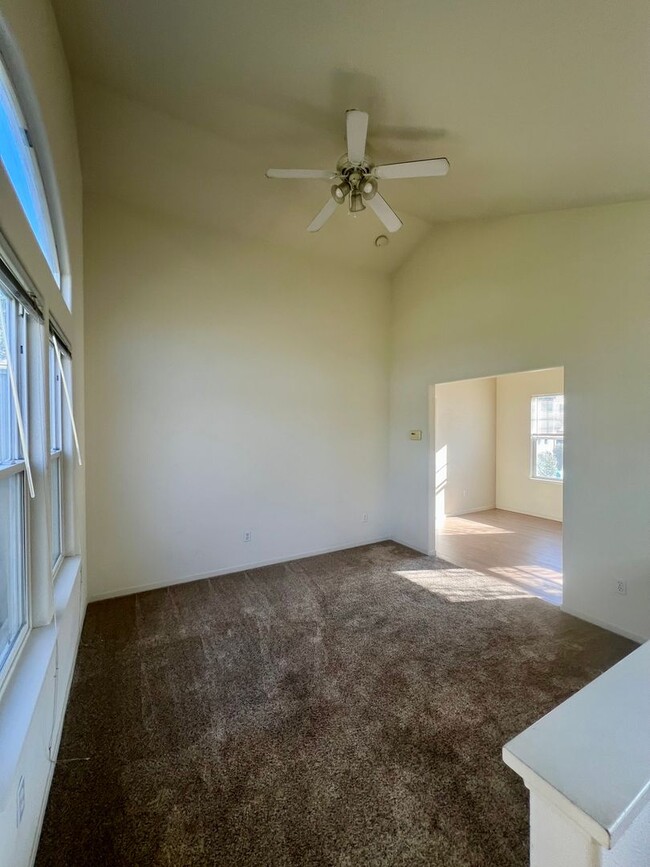 Building Photo - 1 Bedroom 1 Bathroom in Rincon Valley with...