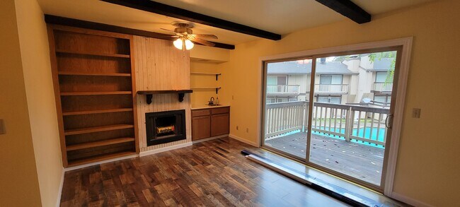 Building Photo - 4701 College Oak Dr