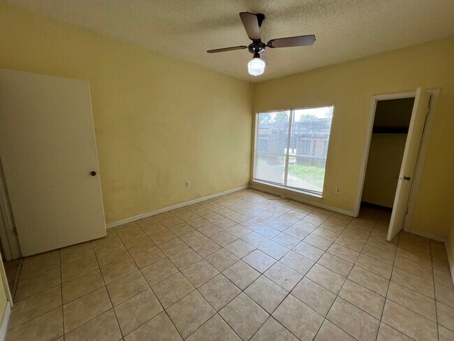 Foto del edificio - Must see 2 Bedroom Duplex off Brightside Dr. Close to LSU