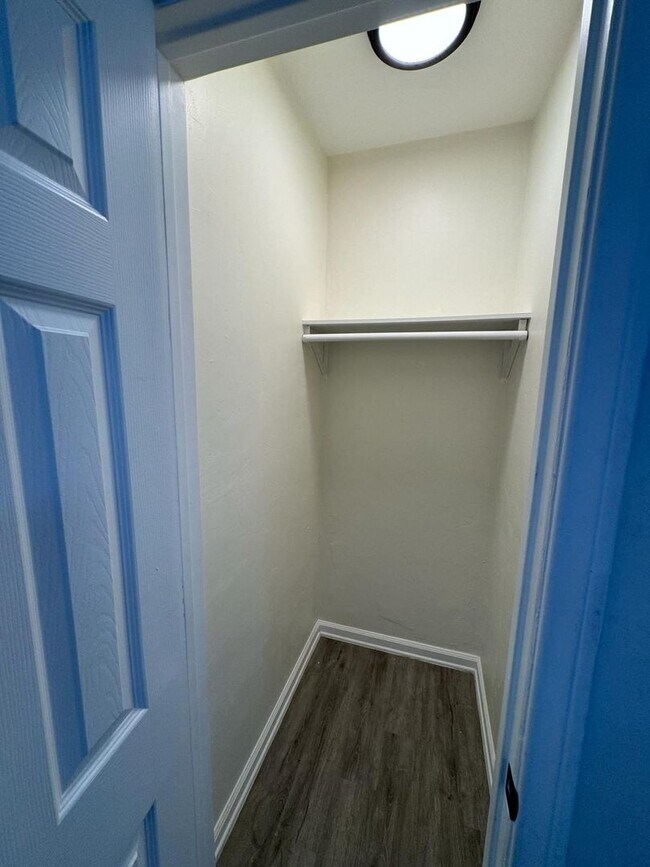 Building Photo - Half Twin Home- Remodeled & Upgraded. Ligh...