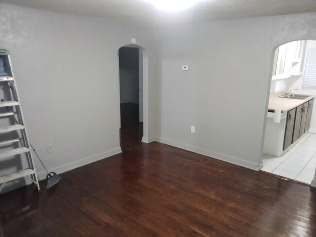 Building Photo - 1360 Formosa Ave