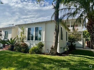 Building Photo - 12753 Oxnard St