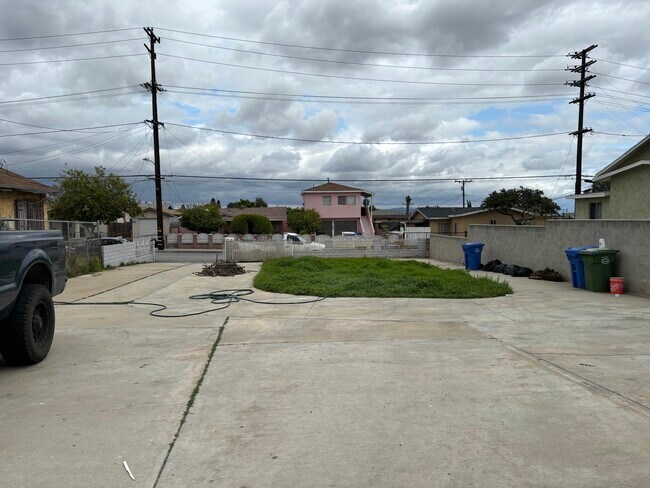 Foto del edificio - 419 S McDonnell Ave