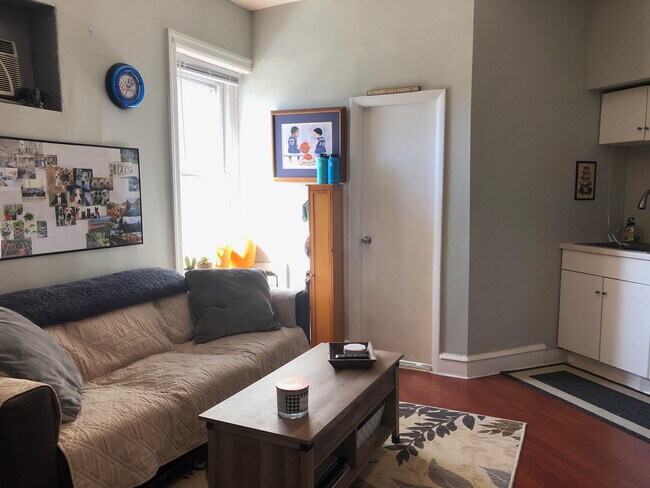 LR - 5103 Rochelle Ave