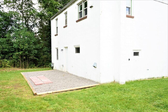 Foto del edificio - 218 Airport Rd