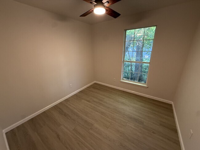 Foto del edificio - 1707 E 50th St