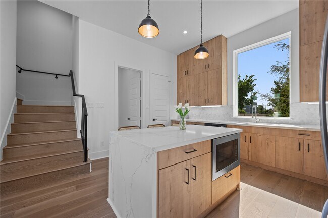 Foto del edificio - 5705 Dolores St