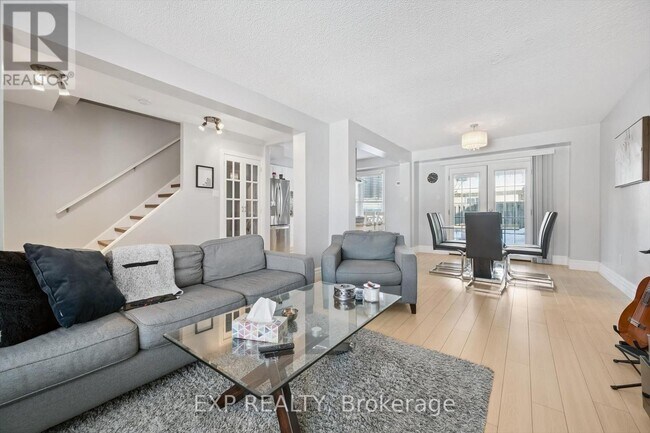 Photo du bâtiment - 544 Roseheath Dr