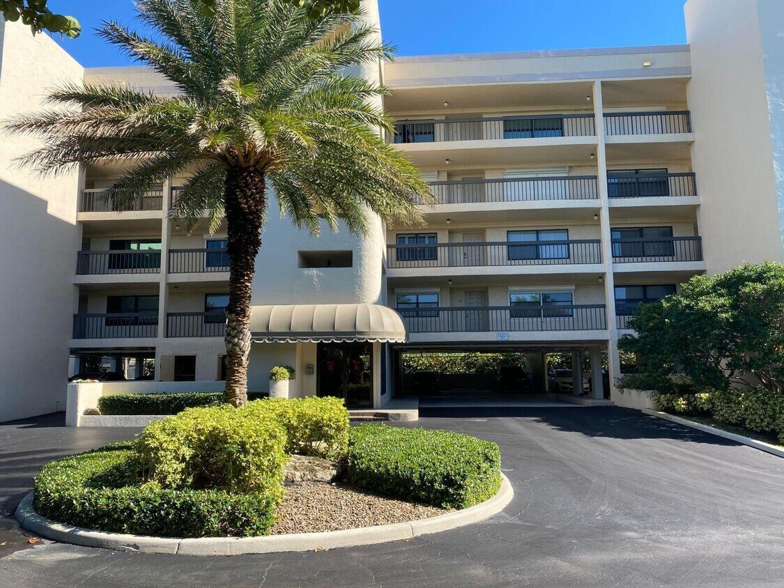 Primary Photo - 1045 Ocean Dr