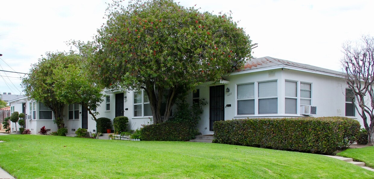 Building Photo - 12211 Ocean Park Blvd