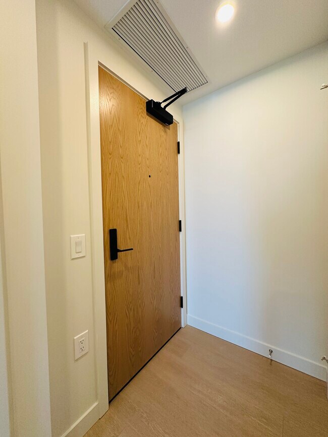 Building Photo - 5987 Wilson Av