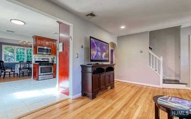 Building Photo - 12-28-28 Fairclough Pl