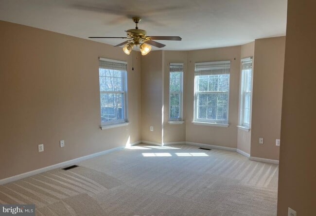 Building Photo - 5169 Mallards Landing Dr