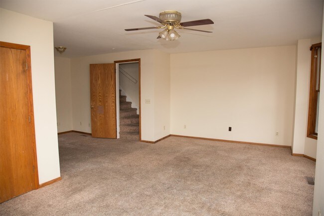 Photo - 575 Almond St