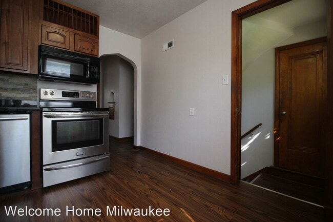 Building Photo - 3 br, 1 bath House - 2944 N 76th Street