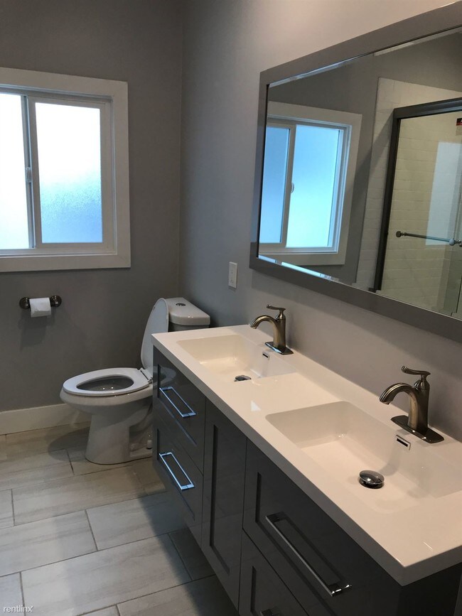 Foto del edificio - 219 N St Louis St