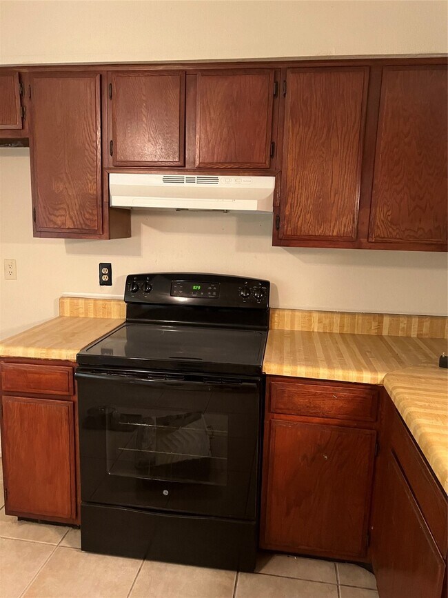 Building Photo - 5203 Markwood Ln