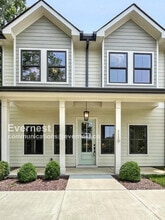 Building Photo - 1110 Noble Lp