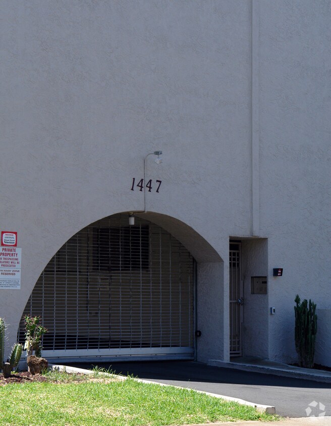 Building Photo - Ode Rancho