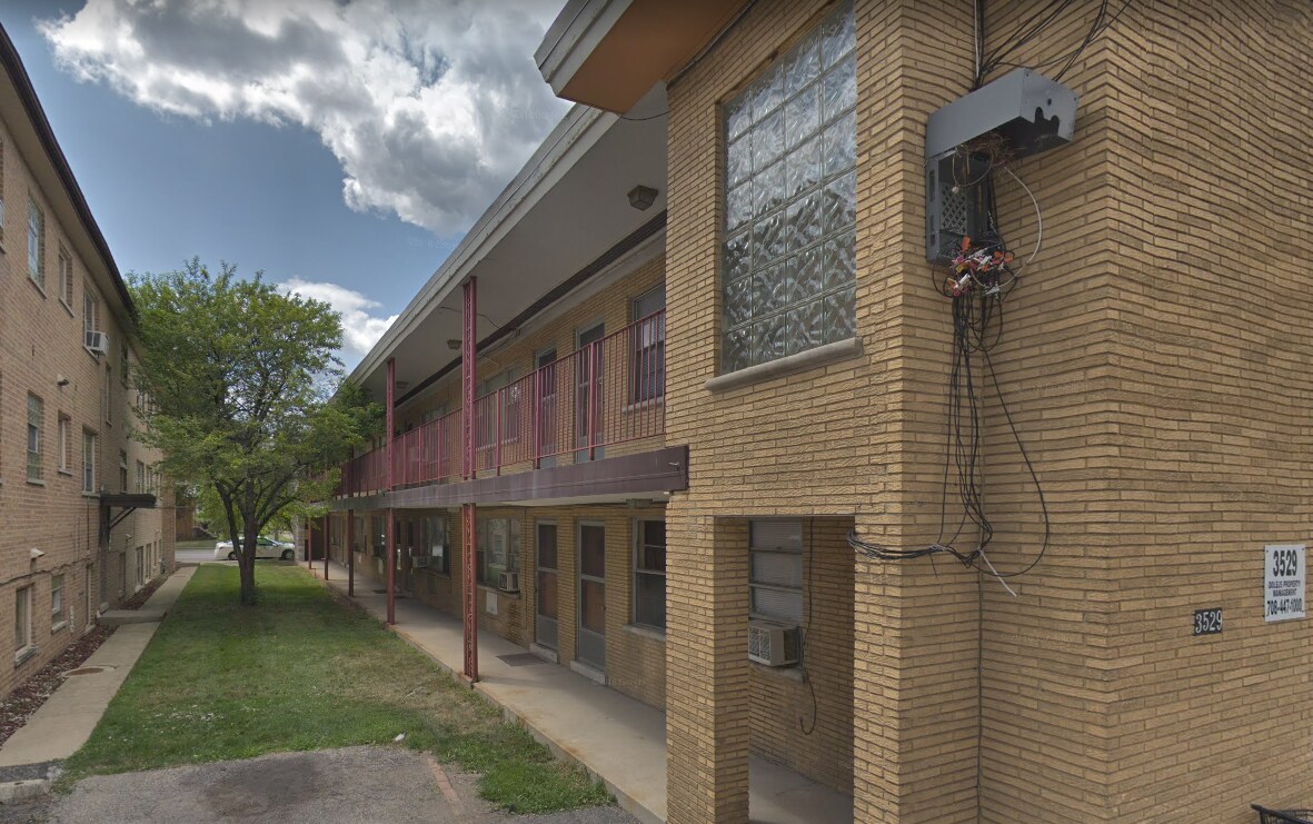Primary Photo - 3529 S Harlem Ave