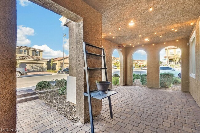 Building Photo - 2435 Bellinzona Pl