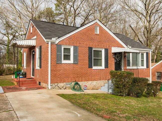 Building Photo - 1875 Glendale Dr