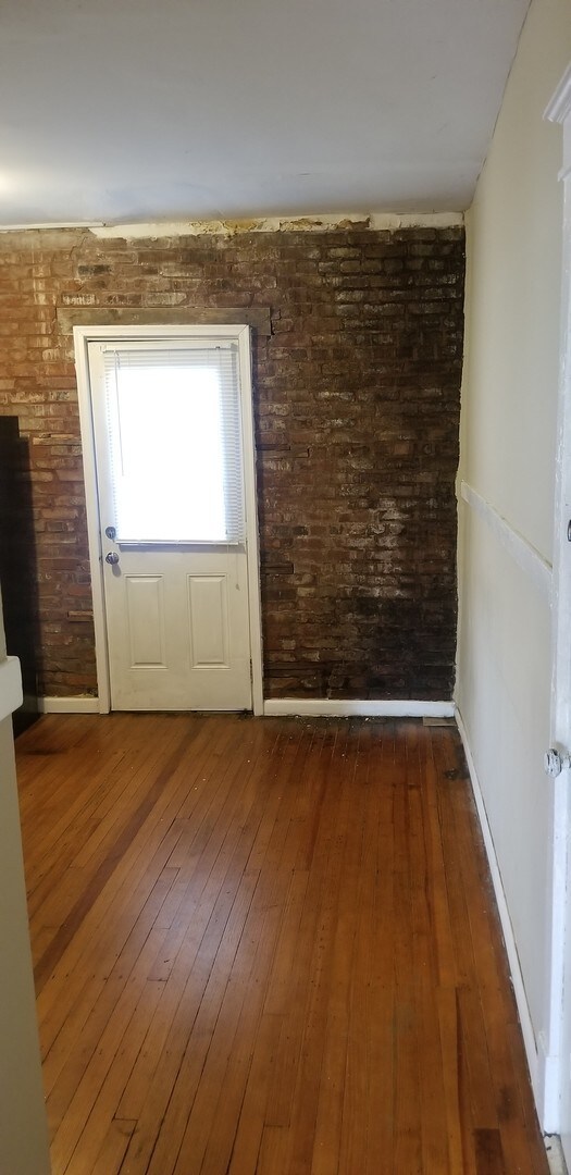 Building Photo - 1 bedroom in the grove