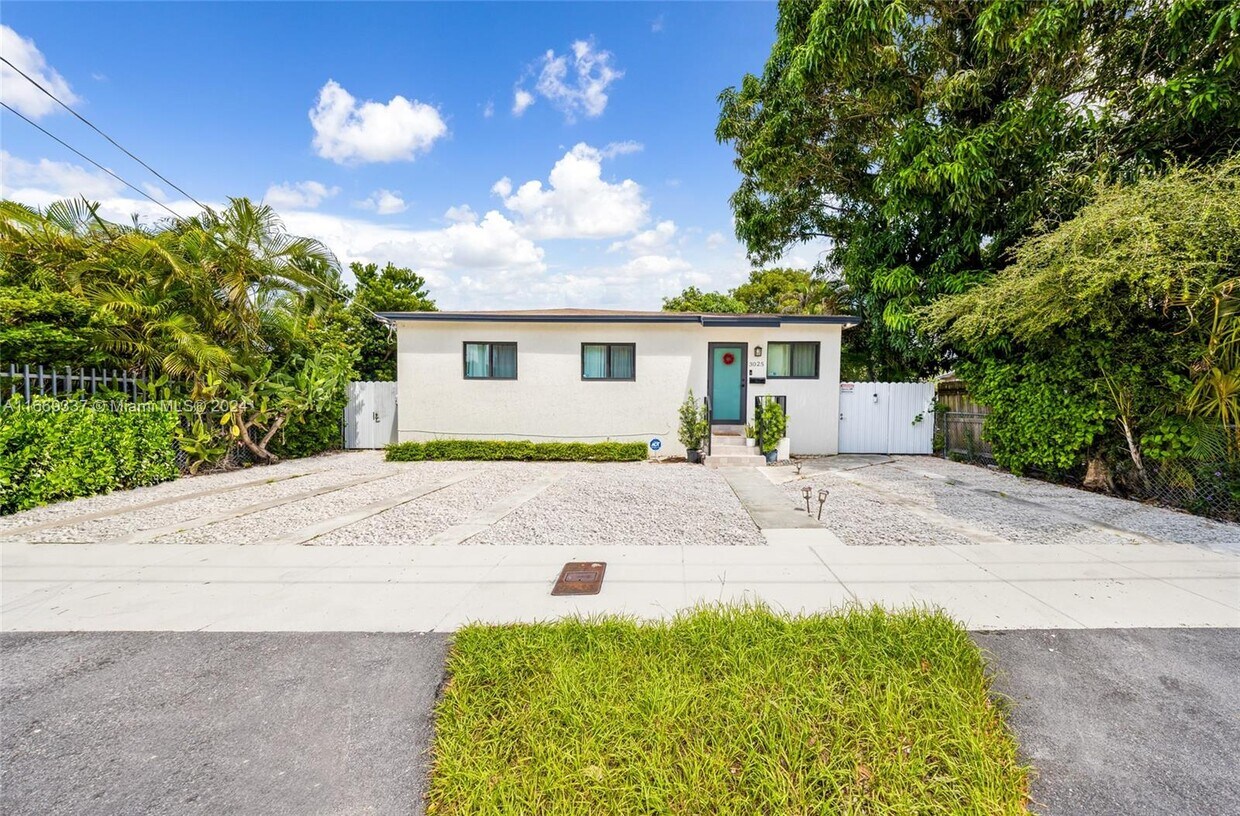 Foto principal - 3018 SW 24th Ter