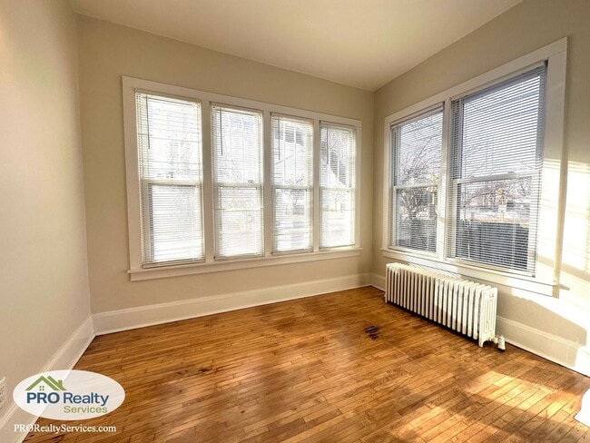 Building Photo - 201 20th Ave NE