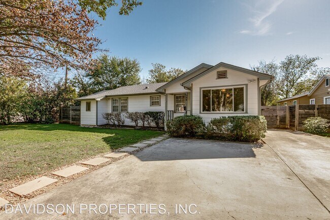 Foto del edificio - 3 br, 2 bath House - 348 Redwood St