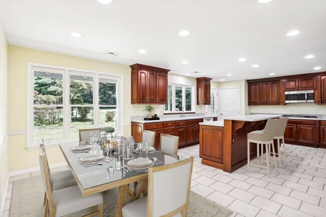 Foto del edificio - 1674 High Point Ln