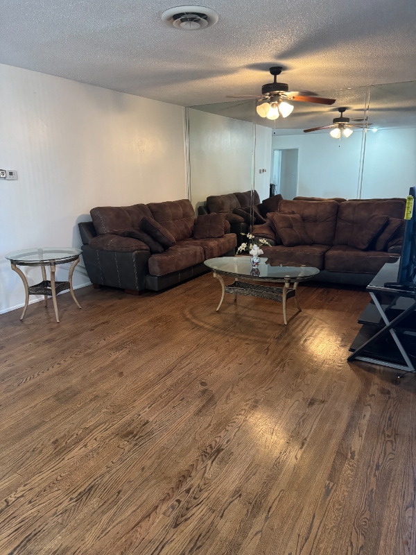 Building Photo - 40781 Acacia E Ave