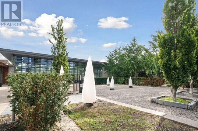 Building Photo - 11 Brunel Ct