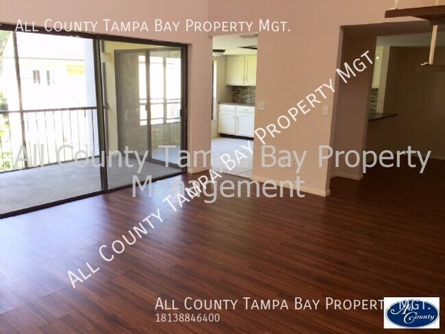 Foto del edificio - Fantastic 2/2 condo with vaulted ceiling a...