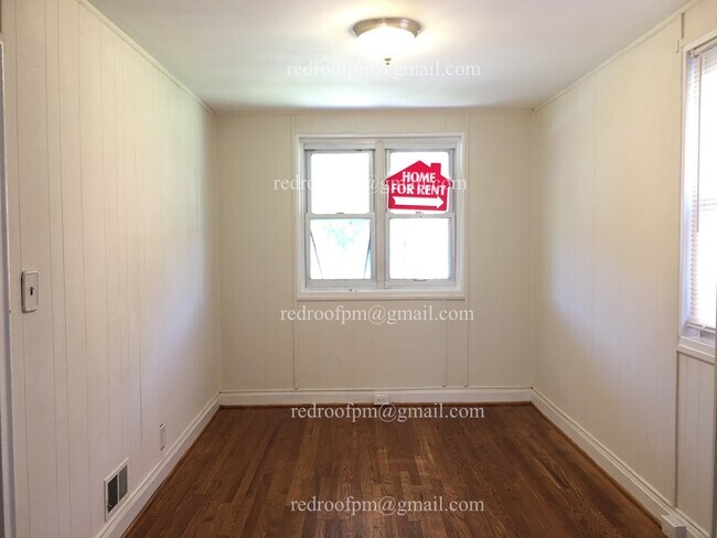 Foto del edificio - 1216 N Augusta Ave