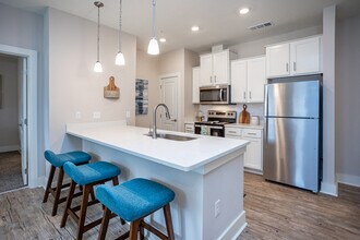 Building Photo - Farragut Junction Apartments
