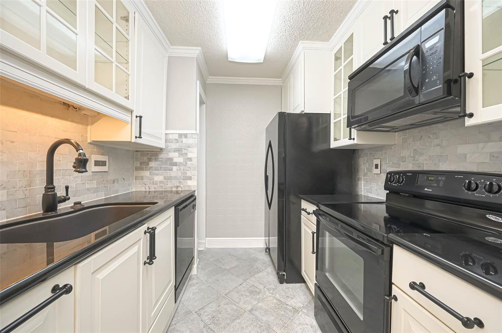 Foto principal - 10053 Westpark Dr