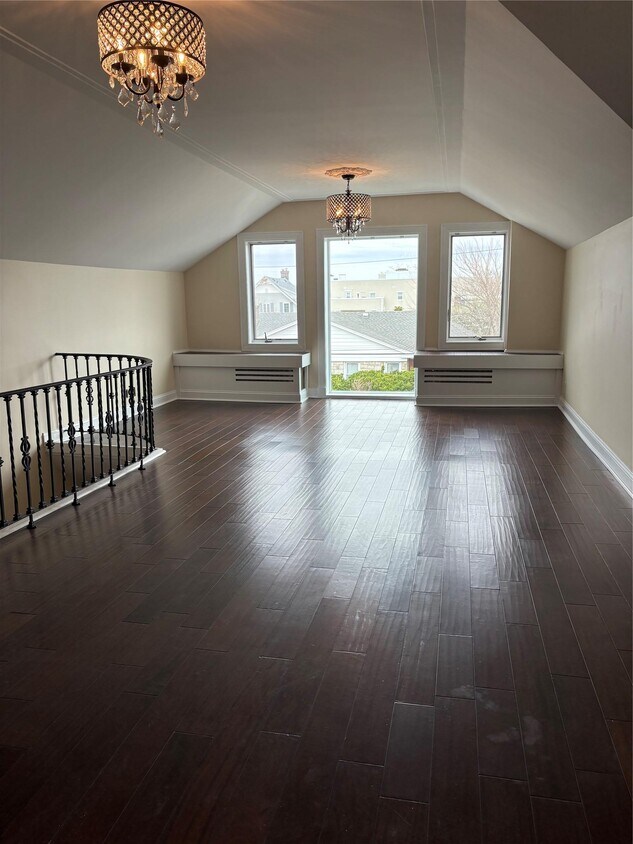 Foto principal - 521 B 140 St