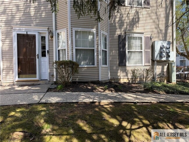 Building Photo - 1001 Cypress Ln