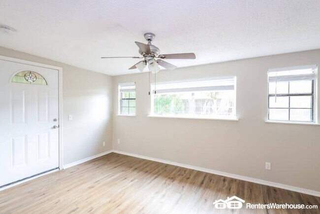 Foto del edificio - Charming 3 bedroom / 2 bathroom in Emerald...