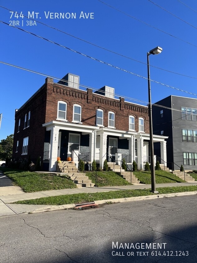 Primary Photo - Beautiful Townhome in the Historic King Li...