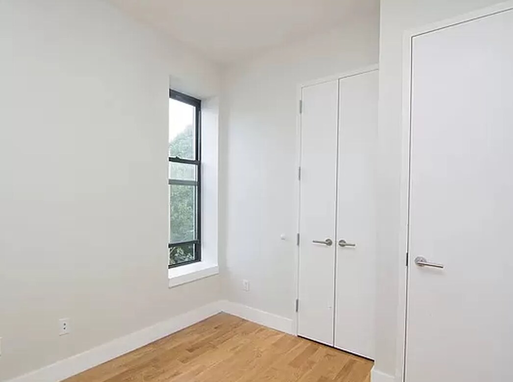 Building Photo - 474 Lafayette Ave