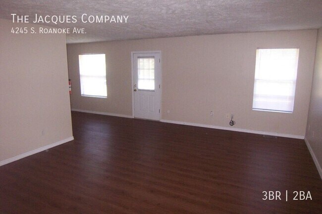 Foto del edificio - 4245 S Roanoke Ave
