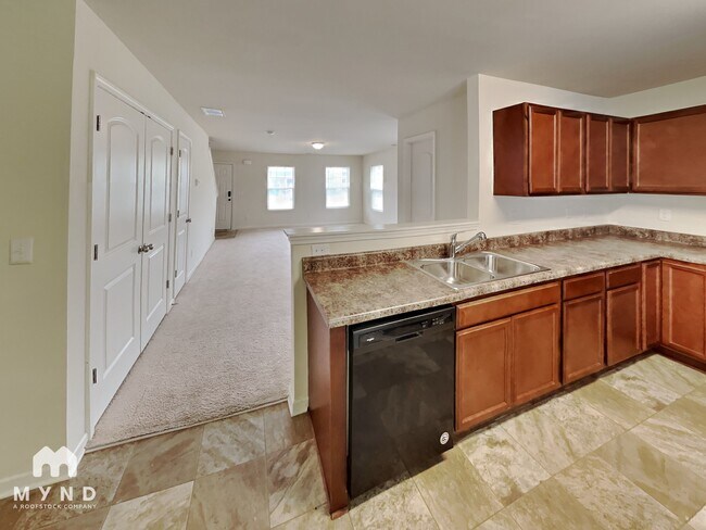 Building Photo - 2544 Piering Dr