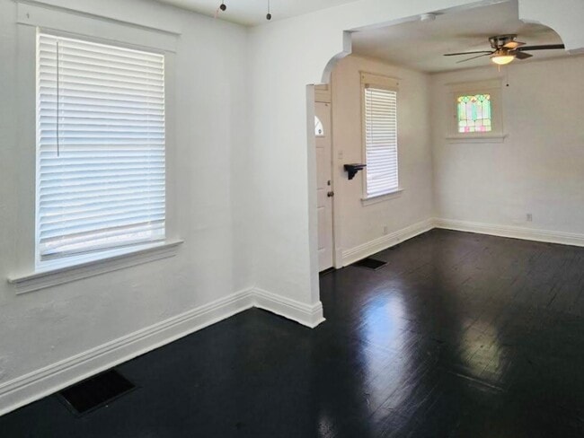 Building Photo - 8509 Octavia Ave