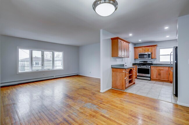 Building Photo - 604 Liberty Ave