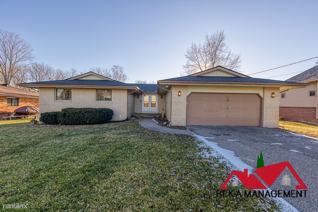Primary Photo - 3 br, 2.5 bath House - 3364 Kingsway Dr