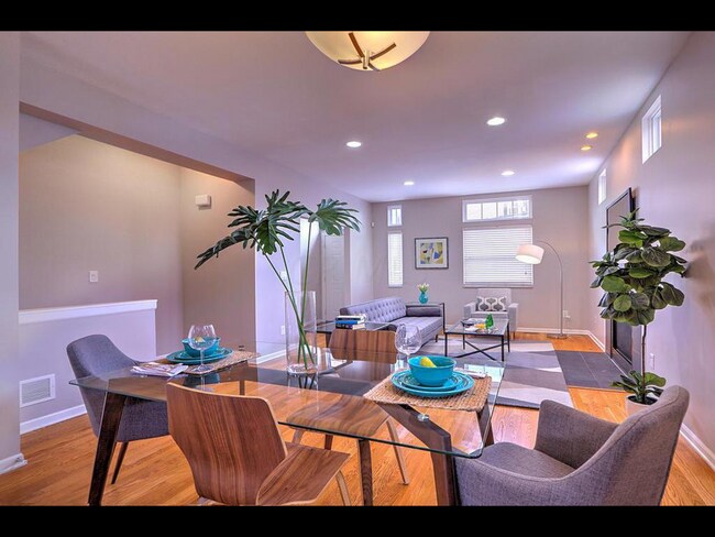 Foto del edificio - 454 South Ln